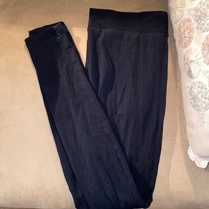 Plain black leggings